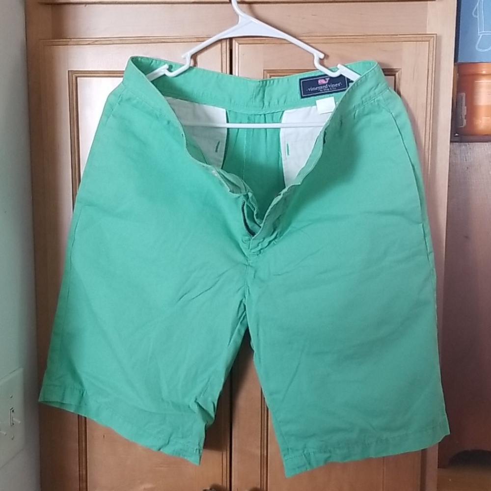 Vineyard Vines shorts